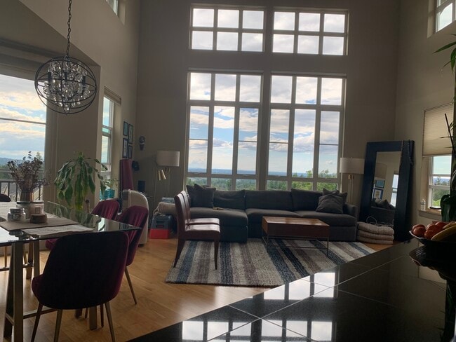 Building Photo - 1840 25th Ave NE