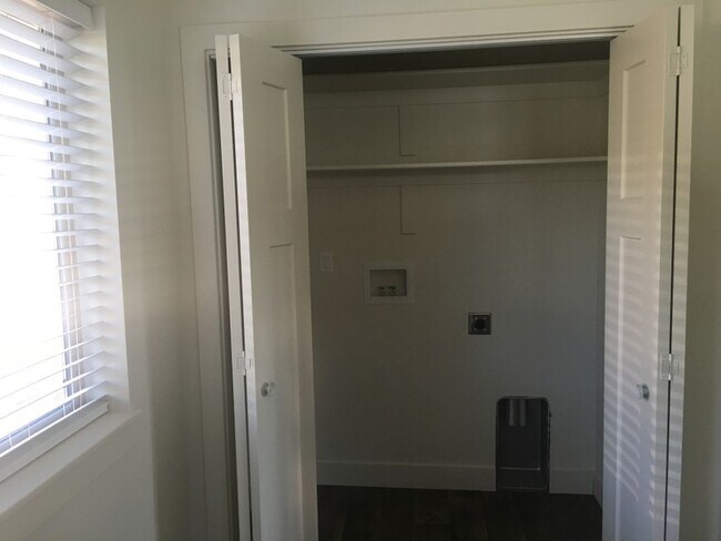 Building Photo - 1461 Wild Rose Way