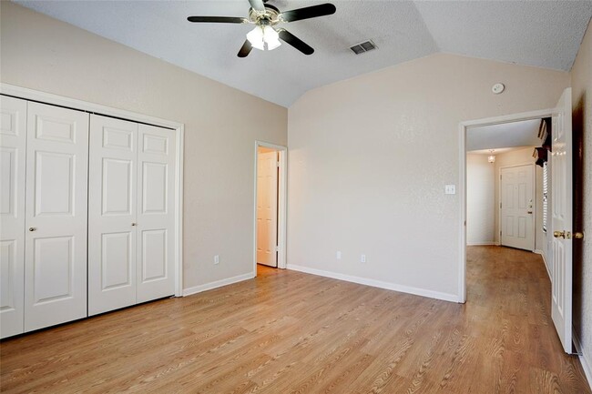 Building Photo - 2122 Jasmine Path