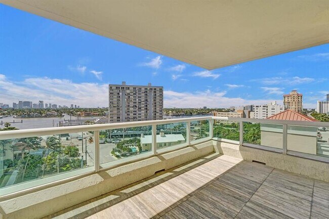 Building Photo - 101 S Fort Lauderdale Beach Blvd