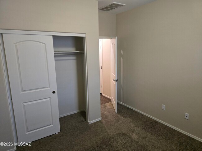 Building Photo - 6151 S Antrim Loop