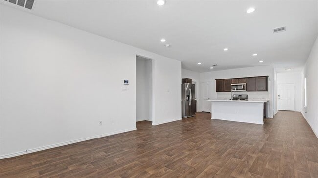 Building Photo - 14040 Thunder Pnes Dr