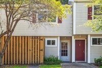 Building Photo - AVAILABLE NOW!! 2 Bedroom 2.5 Bathroom Townhome - Furnished!