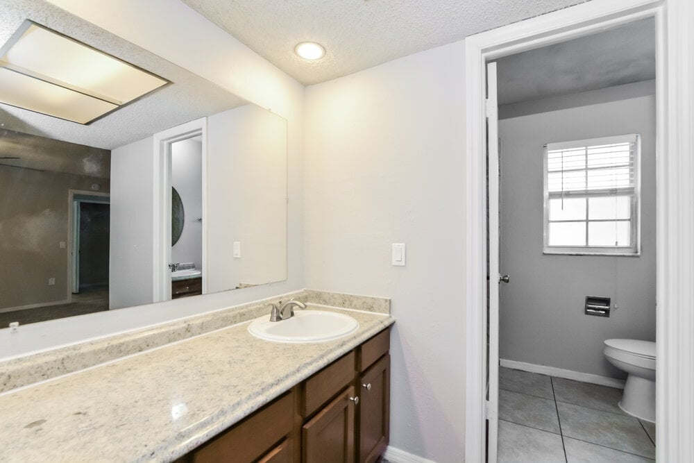 Building Photo - 8564 Cedar Cove Dr