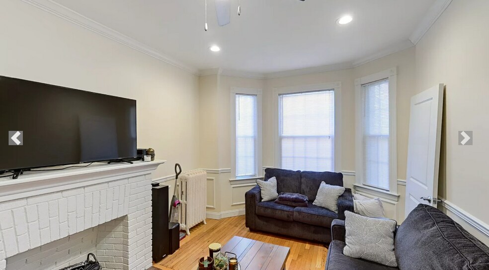 Primary Photo - 14 Glenville Ave
