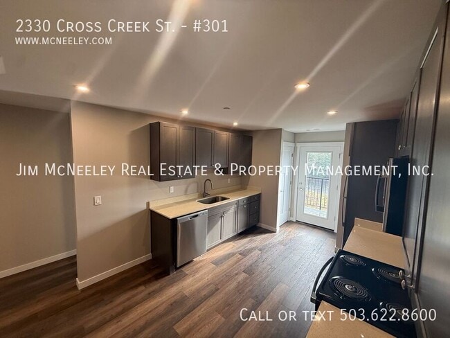 Building Photo - 2330 Cross Creek St