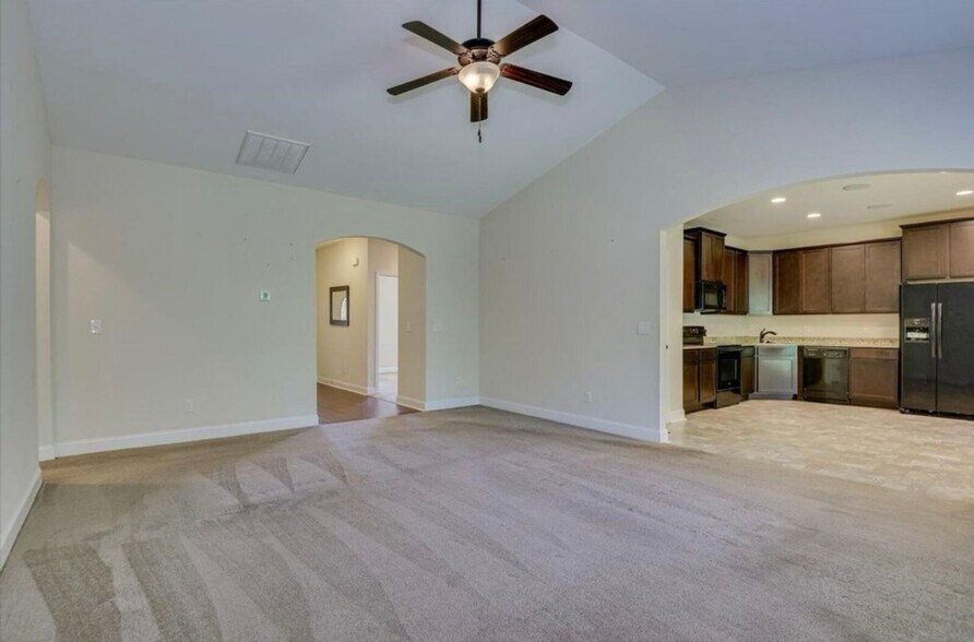 Building Photo - 221 Grand Oaks Wy NW