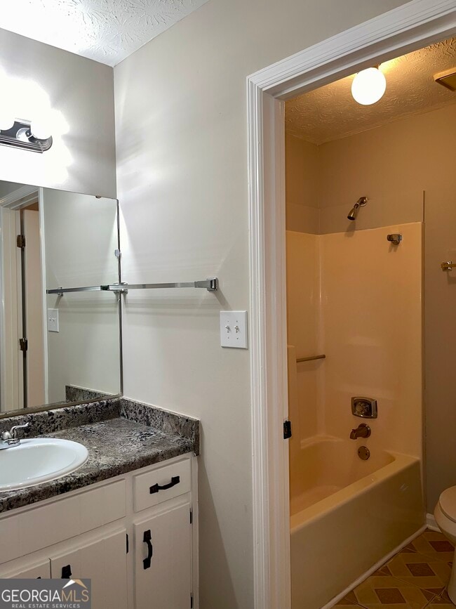 Building Photo - 5882 Sheldon Ct