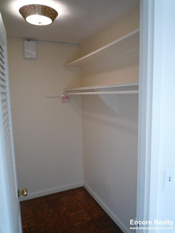 Building Photo - 16 Monmouth Ct
