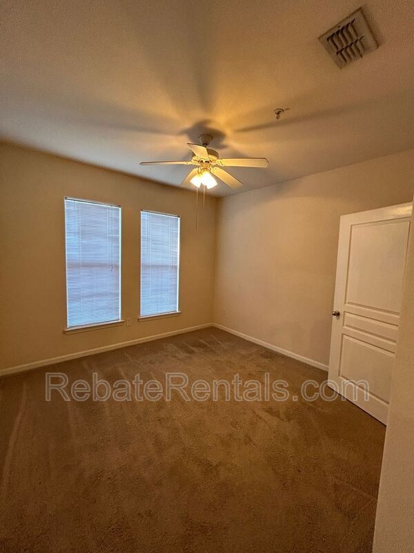 Building Photo - 8290 Gate Pkwy W