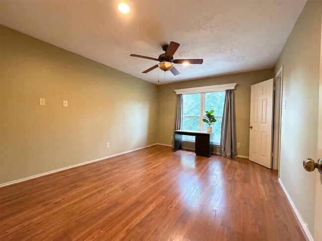 Building Photo - 3507 Santa Rosa Ln