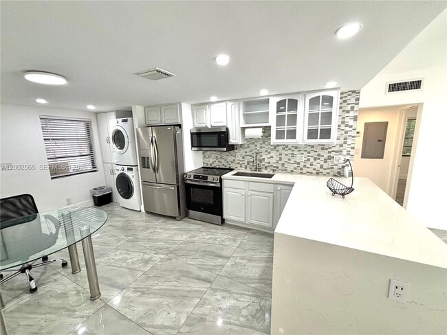 Building Photo - 151 NW 165th St