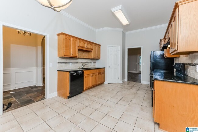 Building Photo - 1215 Riverford Dr