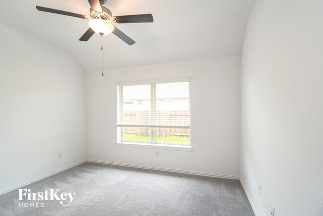 Building Photo - 15006 Lake Shore Ave