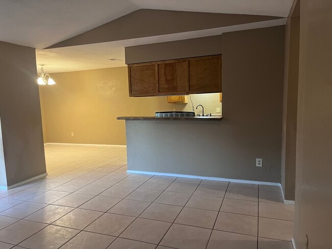 Building Photo - 312 Spring Branch Ln