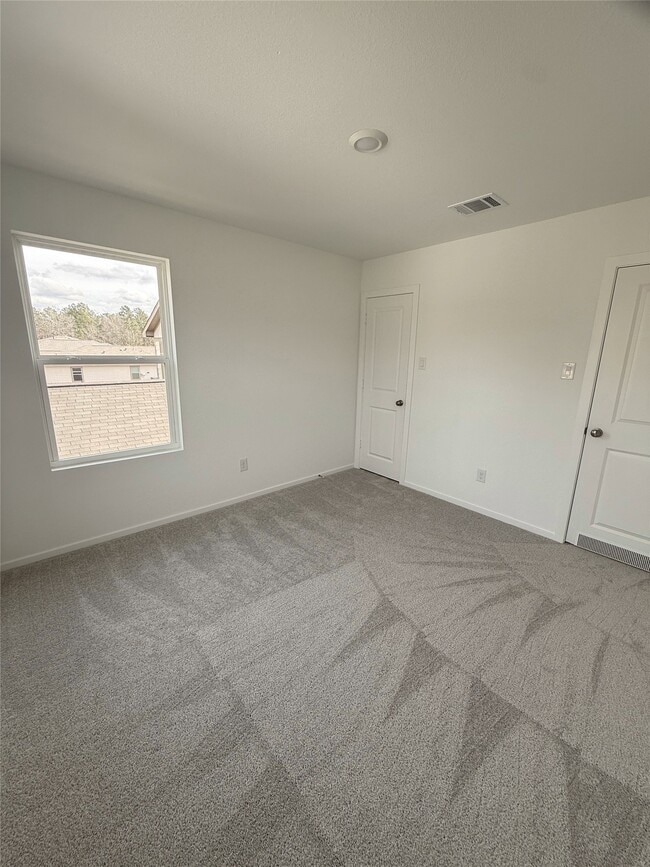 Building Photo - 25670 Roy Rogers Rd