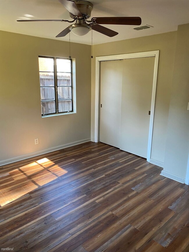 Building Photo - 2 br, 1 bath Duplex - 920 West 4th Avenue A
