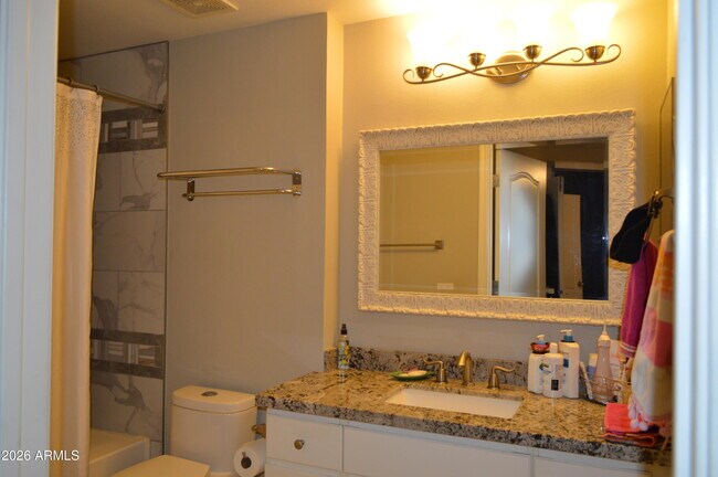 Building Photo - 1701 E Colter St