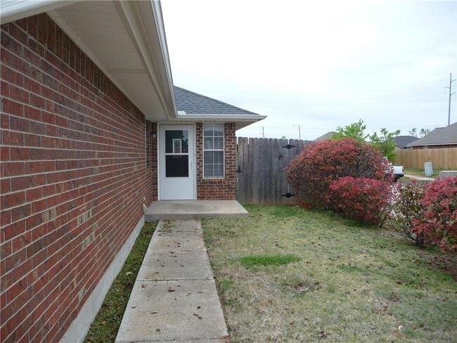 Building Photo - 2415 Truitt St