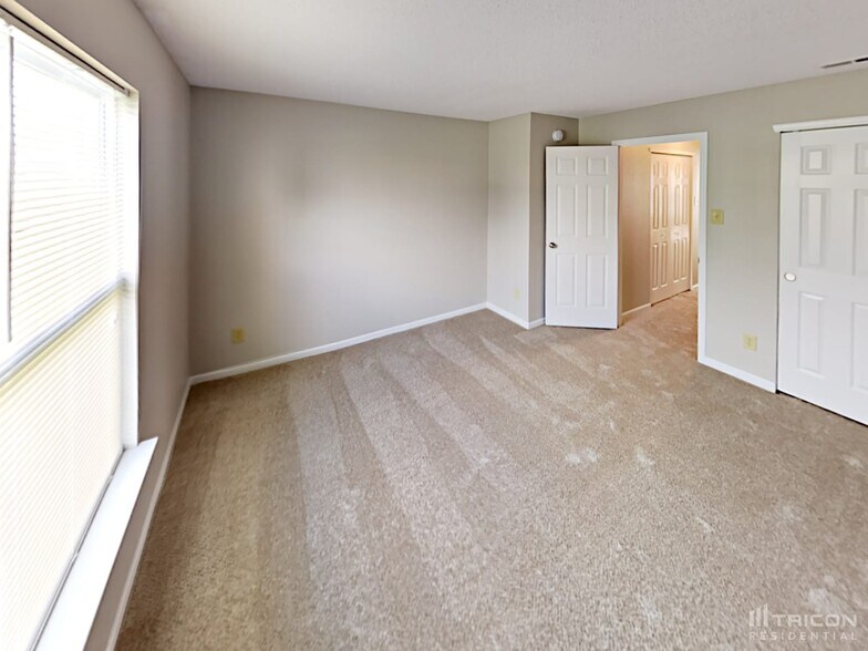 Building Photo - 5622 N Peppereel Way