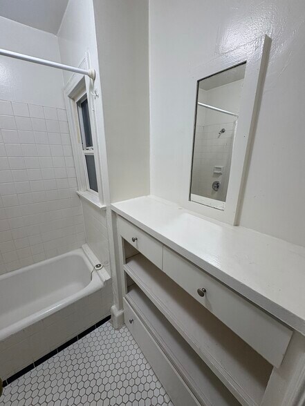 Building Photo - 674 Echo Park Ave