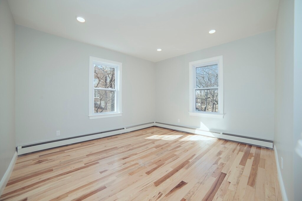 Building Photo - 14 Duffley Ct