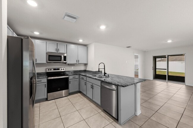 Building Photo - 13692 Thimbleberry Dr