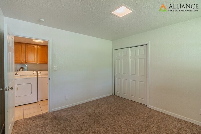 Building Photo - 1510 College Ave