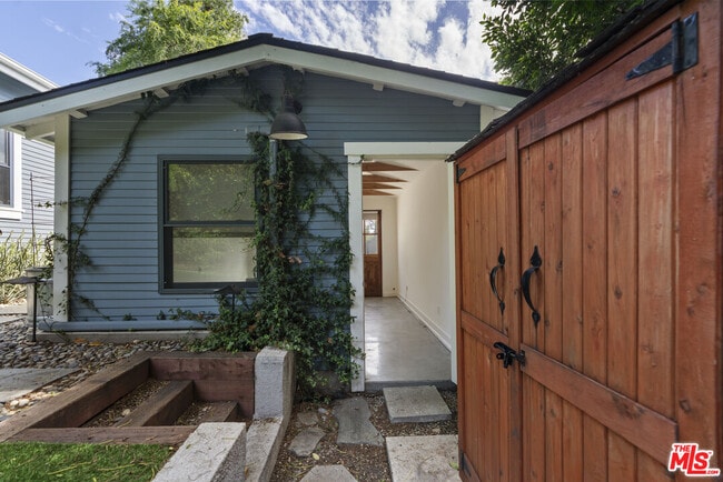 Building Photo - 4031 Camero Ave