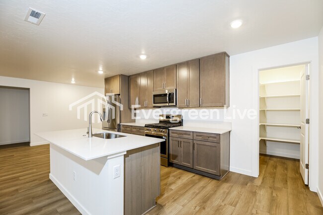 Building Photo - 15146 Nimbus Way