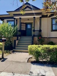Building Photo - Charming Vintage Home Steps from Downtown Santa Cruz