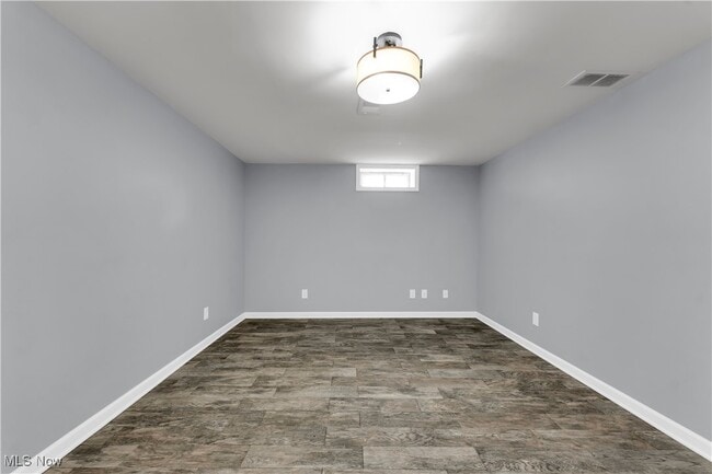 Building Photo - 33555 Wagon Wheel Dr