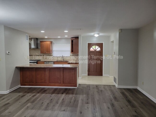 Building Photo - 1835 Nursery Rd