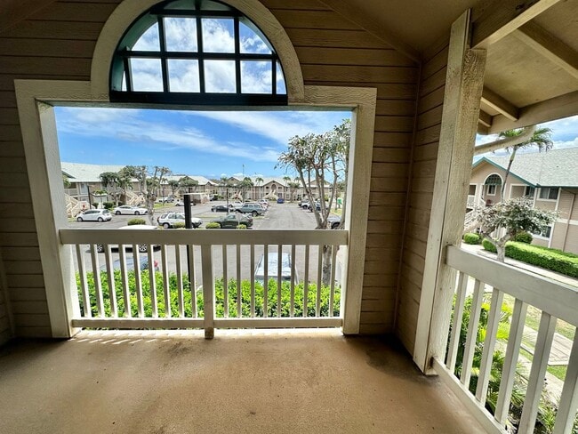 Building Photo - Spacious 2 Bedroom / 2 Bath Mostly Furnish...