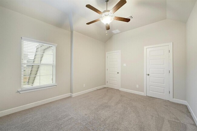Building Photo - 5308 Via Besso Dr