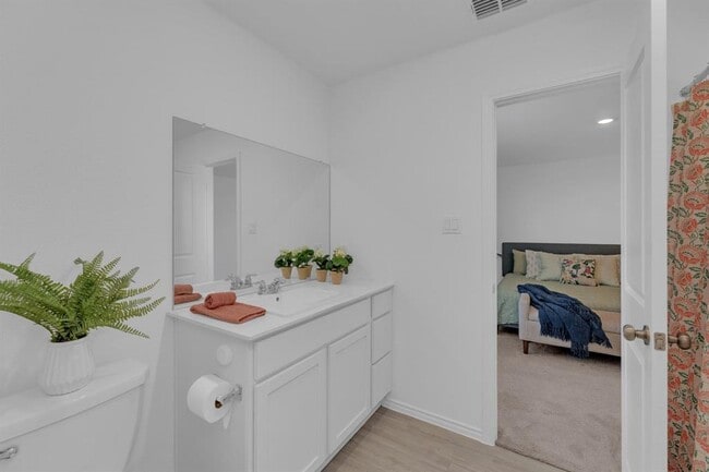 Building Photo - 353 Marty Allen Lp