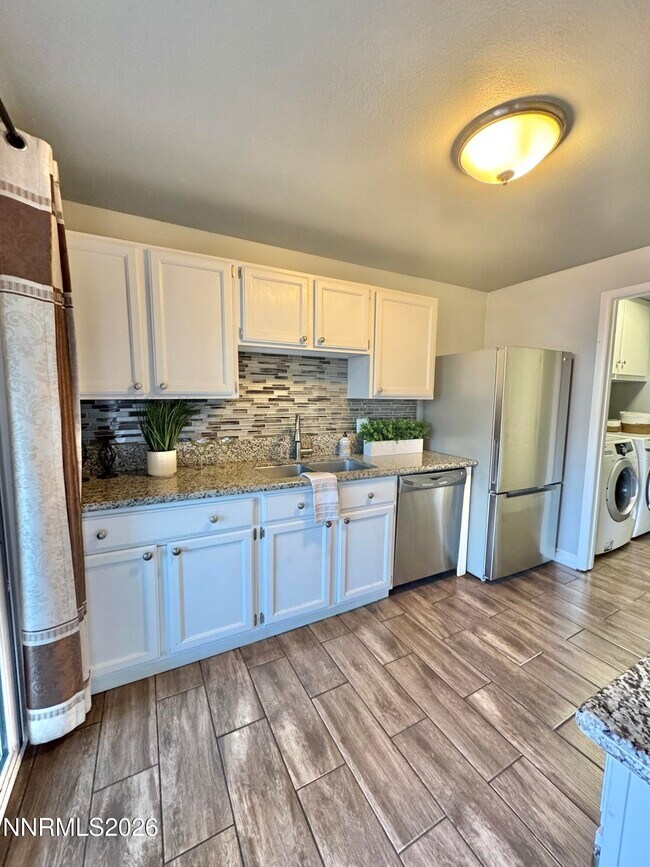 Building Photo - 1601 London Cir