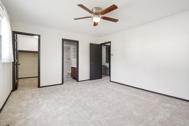 Building Photo - 2516 Westminister Dr