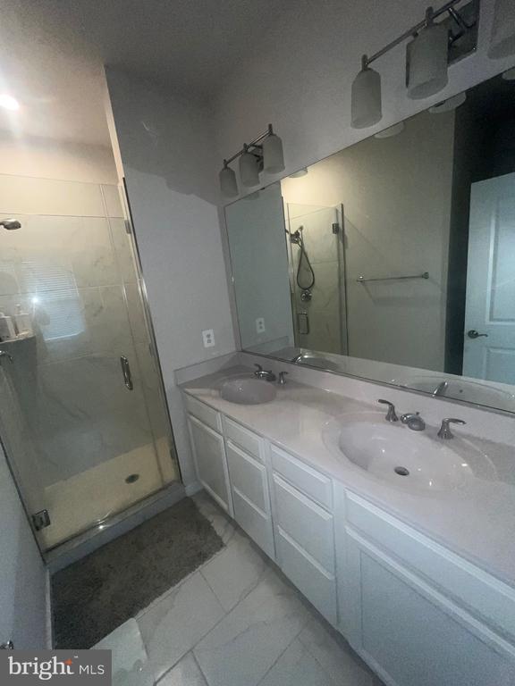 Building Photo - 2527 Emerald Branch Dr