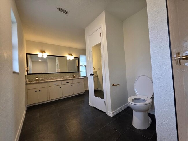 Building Photo - 5611 6th St