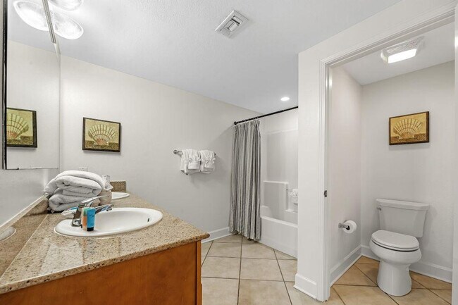Building Photo - 1524 W Beach Blvd