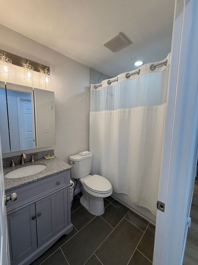Building Photo - Beautifully Updated Broomfield Home with M...