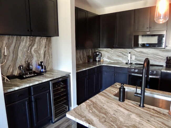 Building Photo - 630 Calvert St