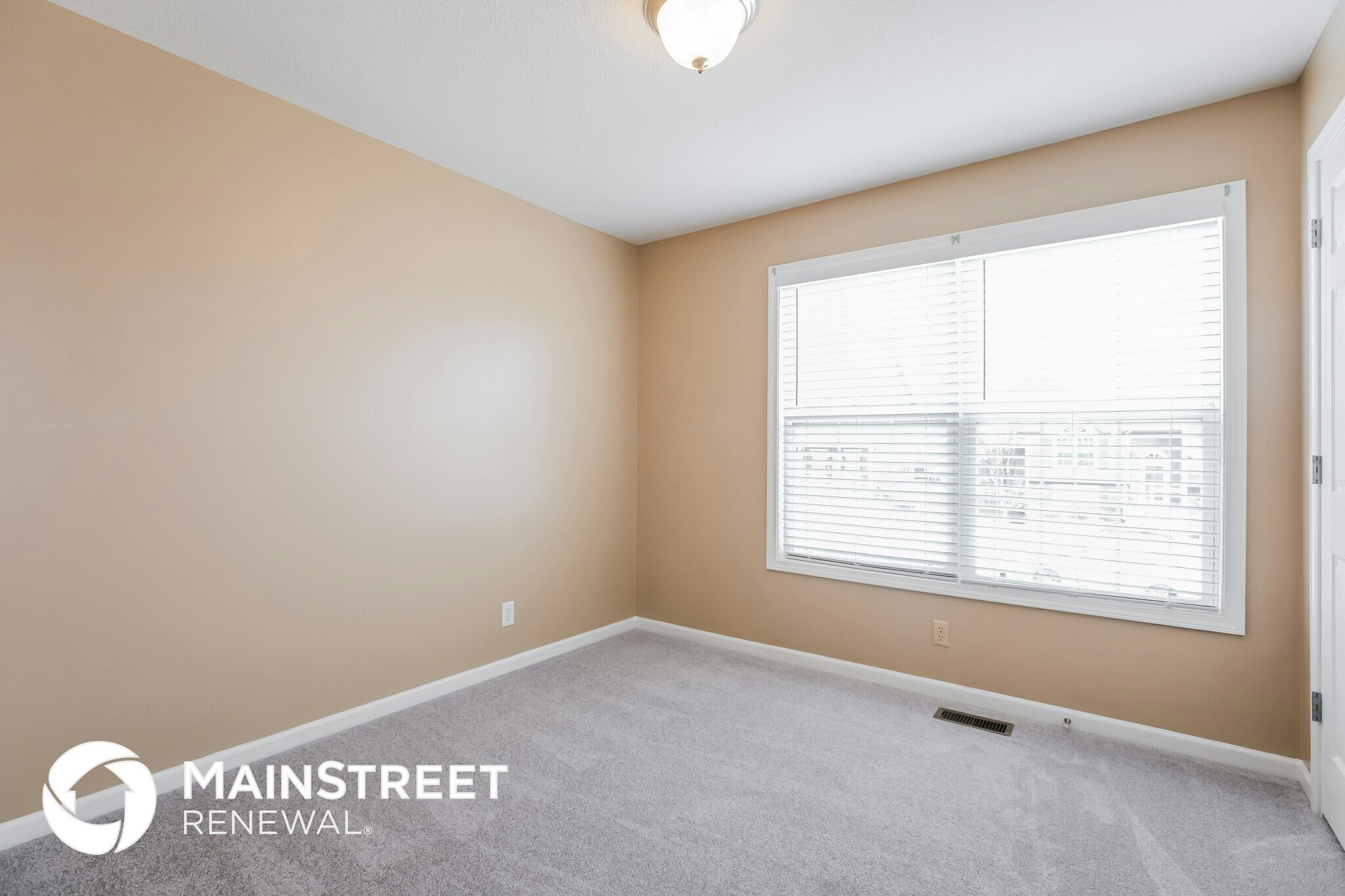 Building Photo - 423 Spring Branch Dr