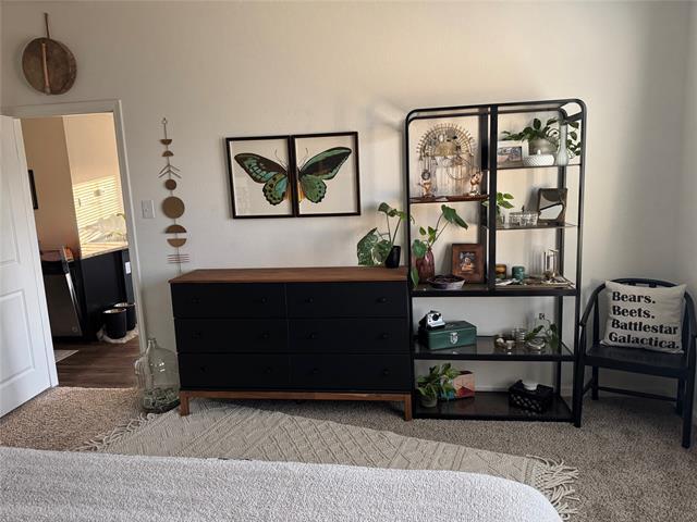 Building Photo - 824 Peach Tree Ln