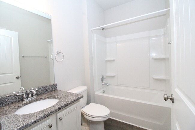 Building Photo - Ashley Plantation 3/2 Home with Open Layou...