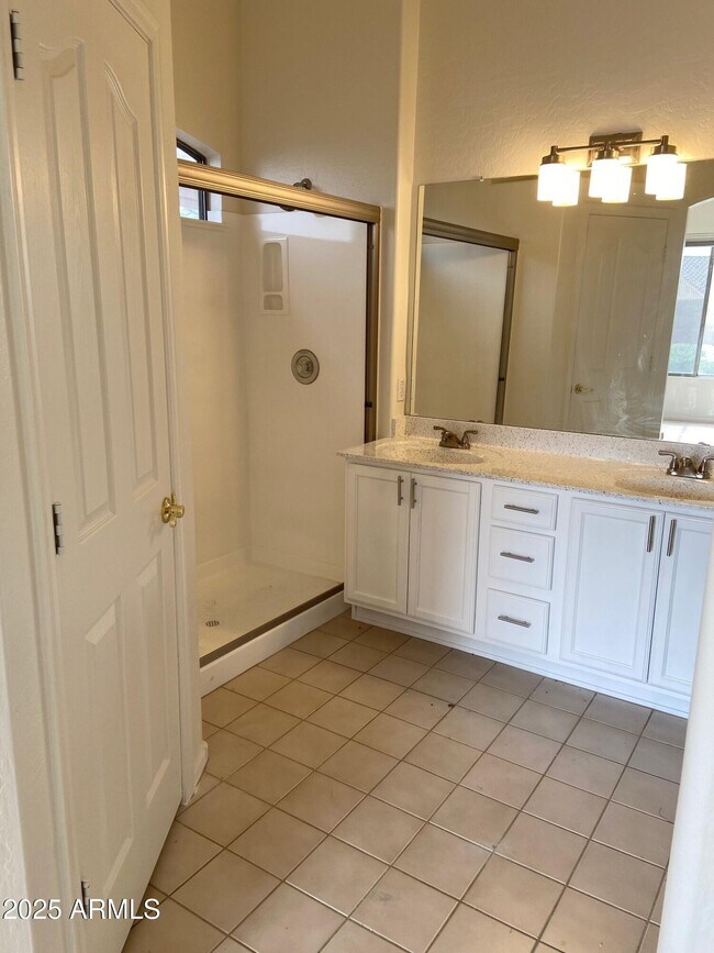 Building Photo - 10447 E Morning Star Dr