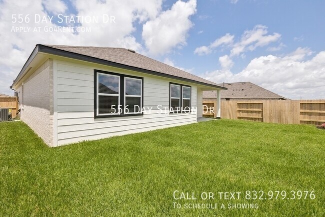 Building Photo - 556 Day Sta Dr