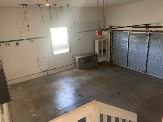 Building Photo - 5567 Crow Creek Rd