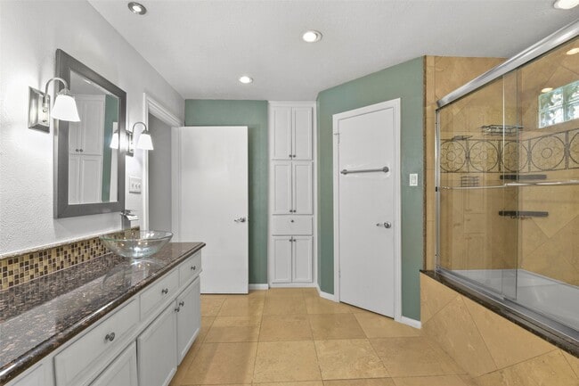 Building Photo - 3838 Glenheather Dr